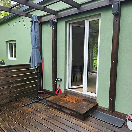 Jelonek Nad Jeziorem I Rzeką *